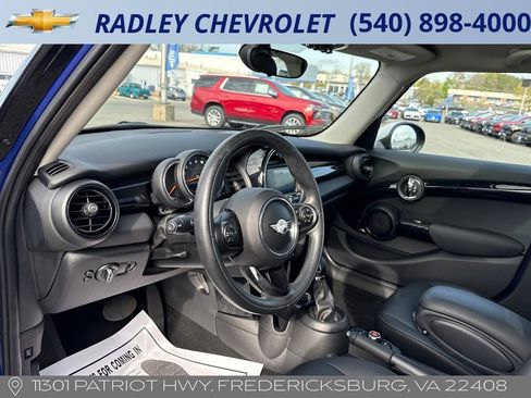 Used 2019 MINI Cooper 4-Door Hardtop FWD image 4