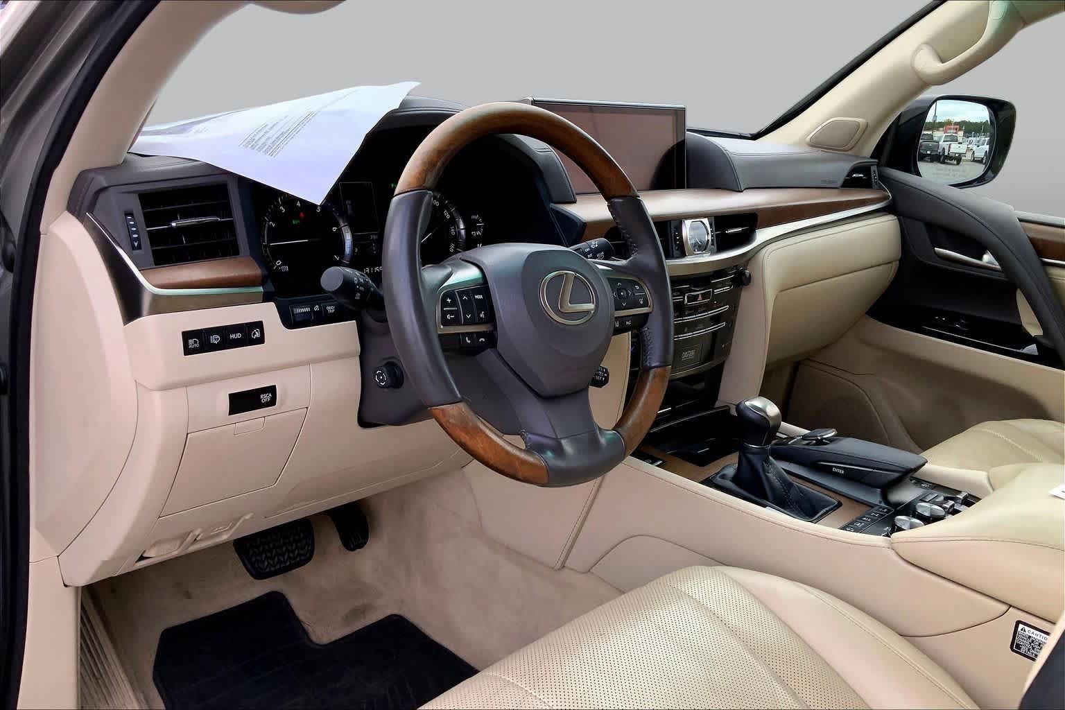 Used 2017 Lexus LX 570 4WD w/ Luxury Package image 17