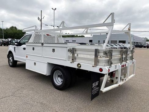 Used 2022 Ford F350 XL w/ Power Equipment Group RWD image 6