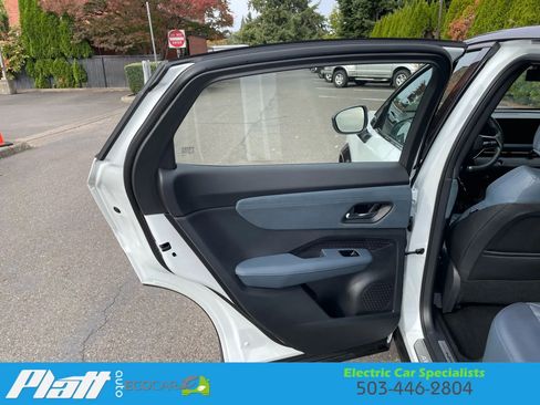 Used 2023 Nissan Ariya image 41