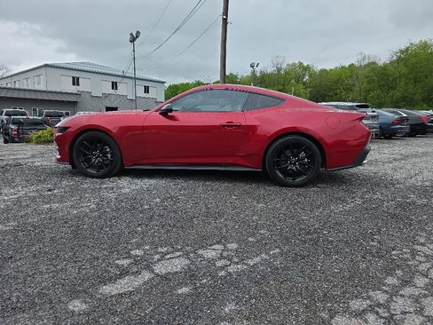 Used 2024 Ford Mustang Coupe RWD image 9