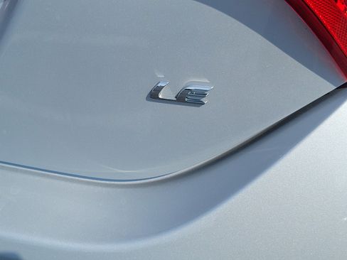 Used 2014 Toyota Corolla LE FWD image 7