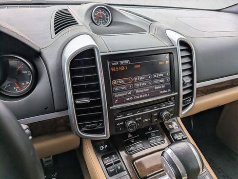 Used 2014 Porsche Cayenne Turbo AWD/4WD image 12