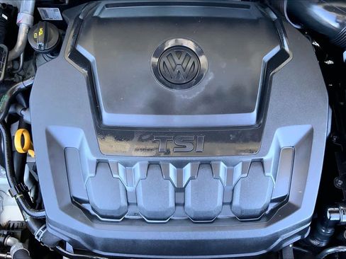 Used 2022 Volkswagen Tiguan SE R-Line AWD/4WD image 32