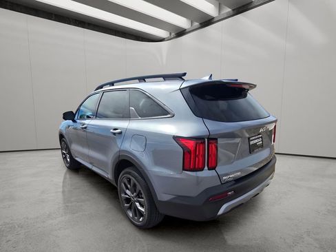 Used 2023 Kia Sorento SX Prestige image 3