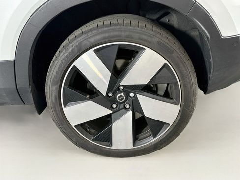Used 2024 Volvo XC40 Recharge Plus w/ Protection Package Premier RWD image 11