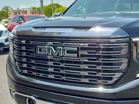 Used 2024 GMC Sierra 1500 Denali Ultimate AWD/4WD image 9