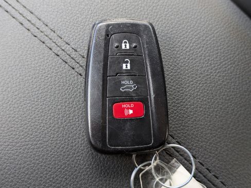 Used 2023 Toyota RAV4 XSE AWD/4WD image 31