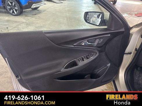 Used 2016 Chevrolet Malibu LT image 10