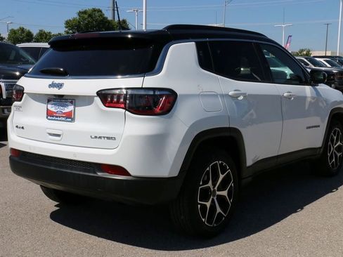 Used 2025 Jeep Compass Limited AWD/4WD image 5