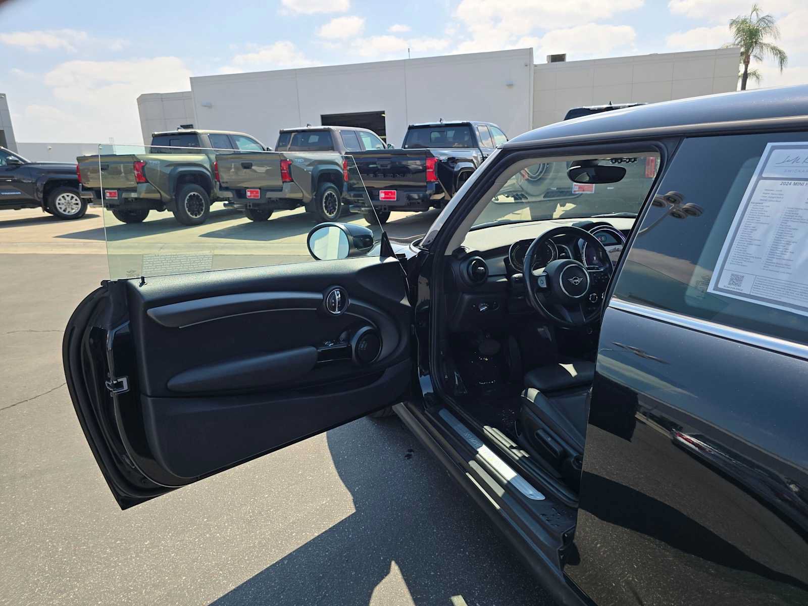 Used 2024 MINI Cooper SE FWD image 17