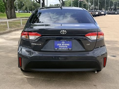 Used 2025 Toyota Corolla LE FWD image 8