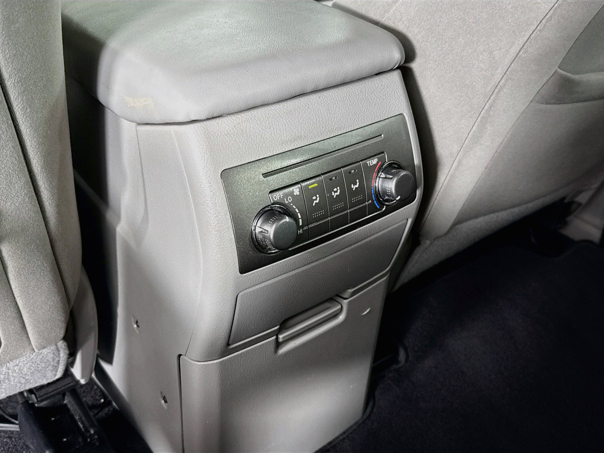 Used 2012 Toyota Highlander 4WD w/ Tech Pkg image 26