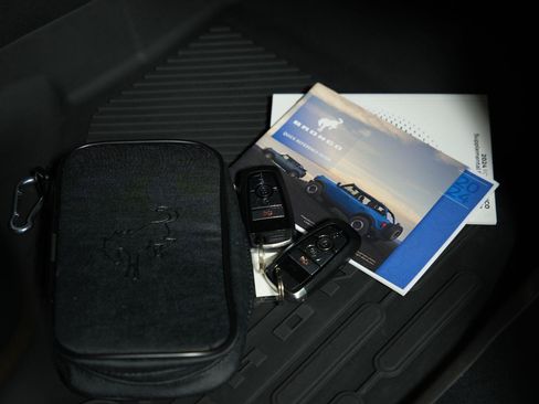 Used 2024 Ford Bronco Badlands AWD/4WD image 28