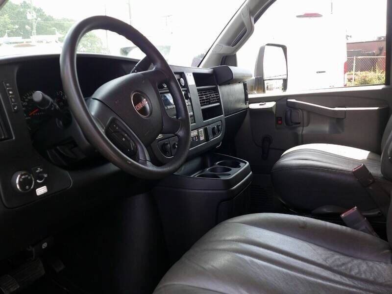 Used 2021 GMC Savana 3500 Extended w/ Power Convenience Package RWD image 7