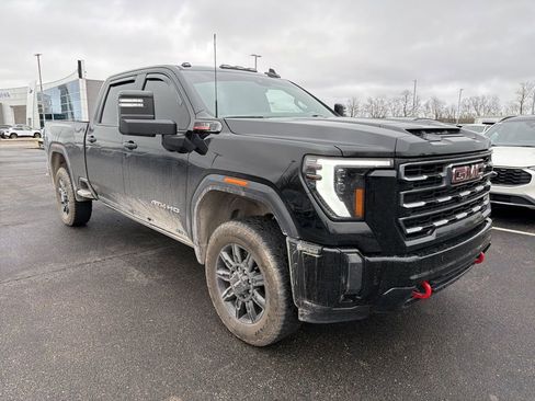 Used 2024 GMC Sierra 2500 AT4 w/ AT4 Preferred Package image 2