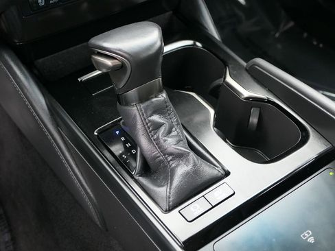 Used 2024 Lexus ES 300h w/ Accessory Package (Z2) image 22