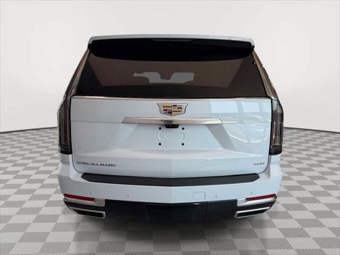 Used 2026 Cadillac Escalade Luxury w/ Touring Package AWD/4WD image 6