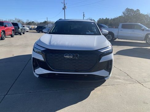 Used 2023 Audi Q4 e-tron Premium Plus w/ Premium Plus image 2