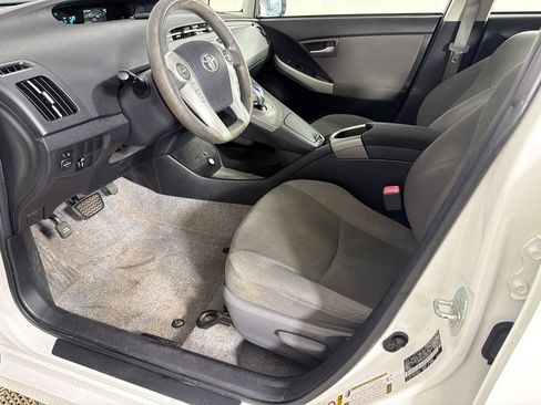Used 2013 Toyota Prius Two image 9