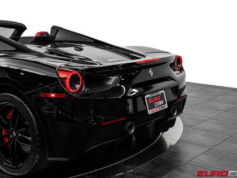 Used 2018 Ferrari 488 Spider RWD image 21