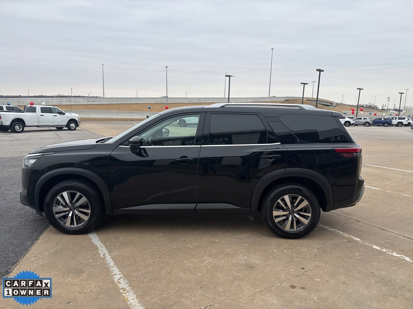 Used 2025 Nissan Pathfinder SL AWD/4WD image 6