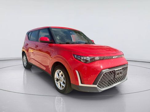 Used 2024 Kia Soul LX w/ Option Group 015 FWD image 1