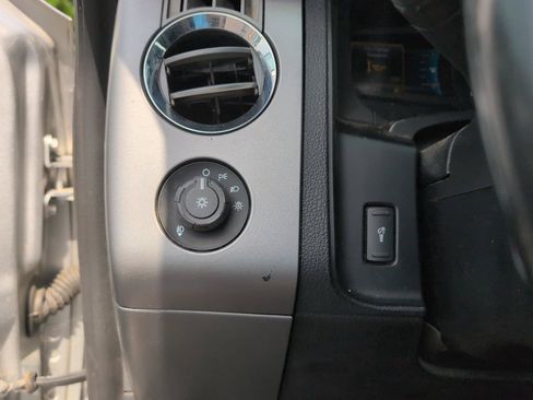 Used 2015 Ford Expedition Platinum RWD image 27