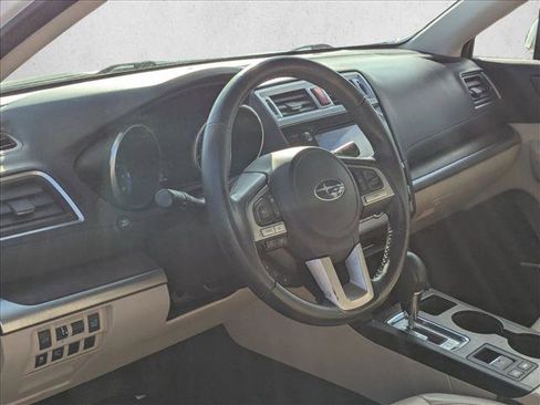 Used 2017 Subaru Outback 2.5i Limited image 9