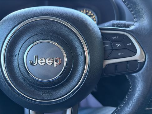 Used 2017 Jeep Renegade Trailhawk image 16