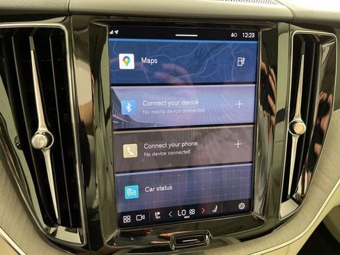 Used 2025 Volvo XC60 T8 Plus w/ Protection Package Premier AWD/4WD image 29