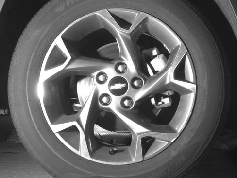 Used 2025 Chevrolet Trax LT FWD image 13
