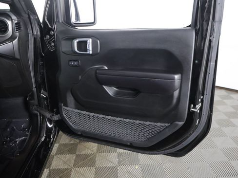 Used 2021 Jeep Wrangler Unlimited Sport S image 17