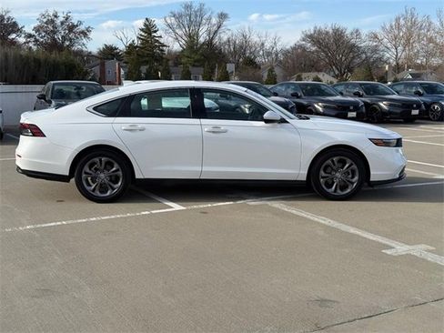 Used 2024 Honda Accord EX image 2