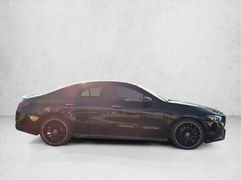 Used 2023 Mercedes-Benz CLA 250 image 4