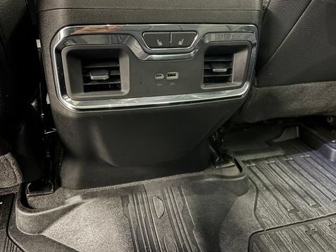Used 2024 GMC Sierra 3500 Denali w/ Denali Reserve Package AWD/4WD image 17