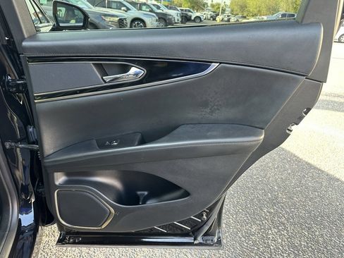 Used 2021 Lincoln Nautilus FWD image 19