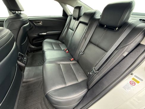 Used 2015 Toyota Avalon Limited image 16
