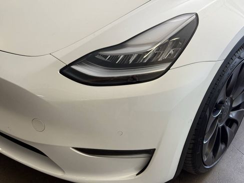 Used 2020 Tesla Model Y Performance AWD/4WD image 32