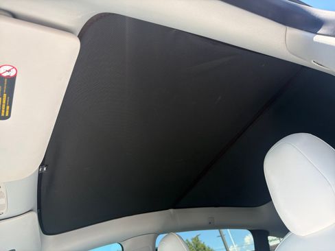 Used 2022 Tesla Model Y Performance AWD/4WD image 31