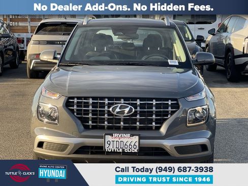 Certified 2025 Hyundai Venue SEL image 2