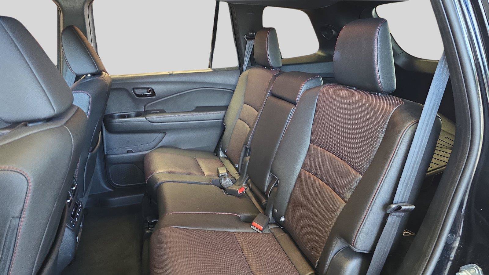 Used 2025 Honda Passport Black Edition image 18
