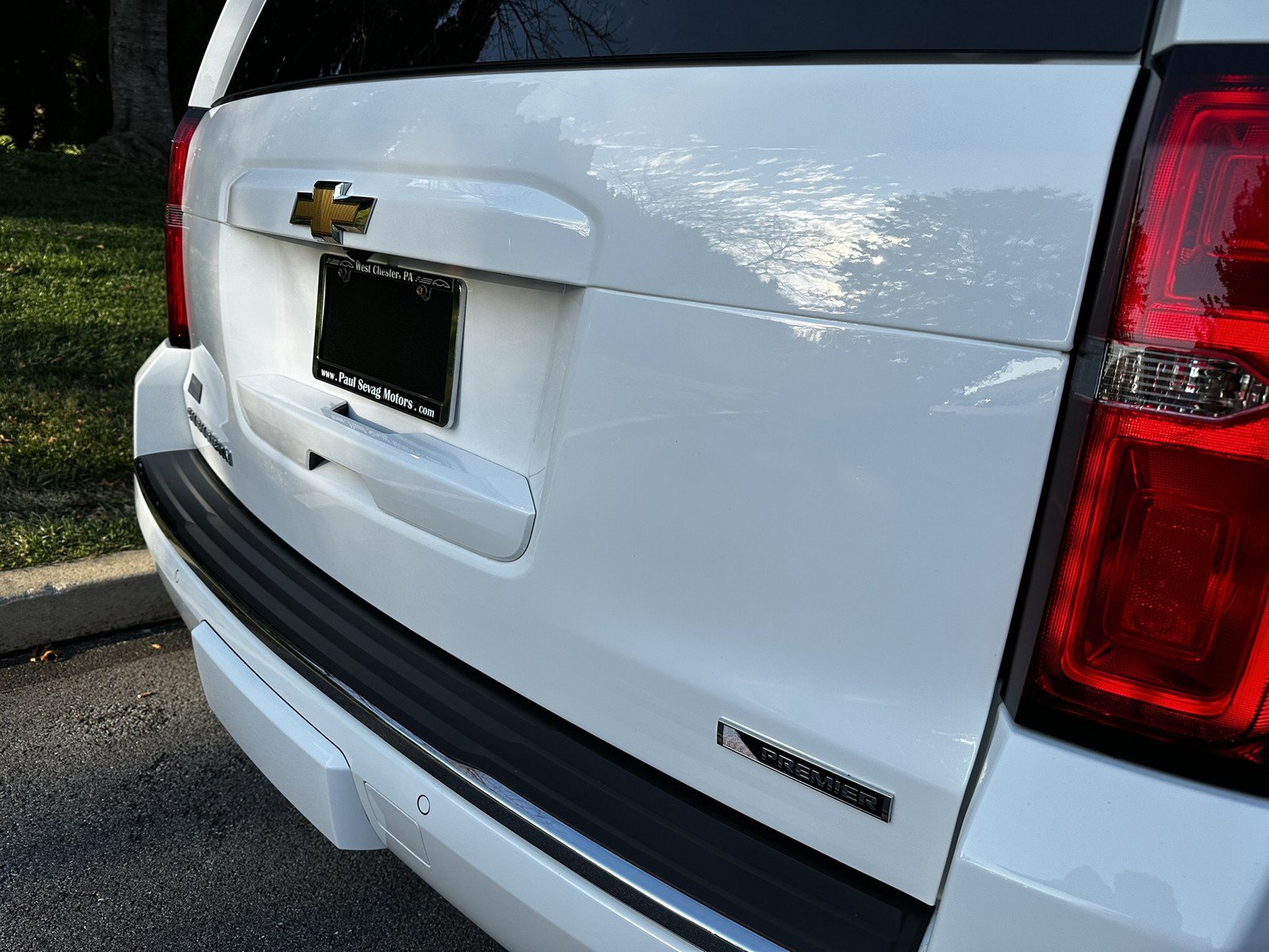Used 2018 Chevrolet Suburban Premier AWD/4WD image 39