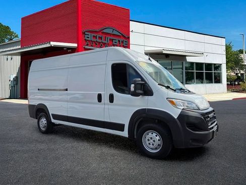 Used 2023 RAM ProMaster 2500 FWD image 7