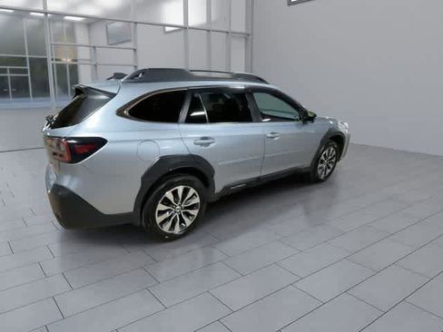Used 2023 Subaru Outback Limited AWD/4WD image 8