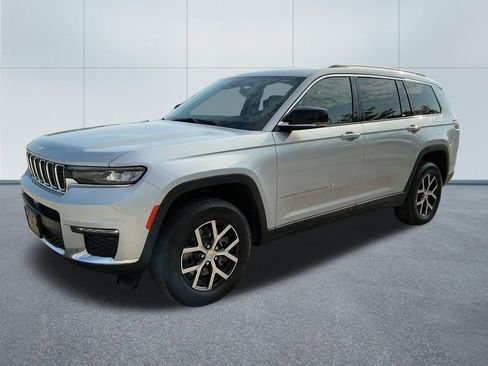 Certified 2023 Jeep Grand Cherokee L Limited AWD/4WD image 2