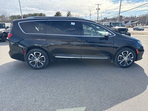 New 2026 Chrysler Pacifica Pinnacle image 6
