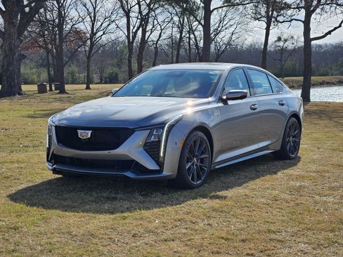 New 2026 Cadillac CT5 V image 2