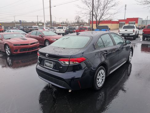 Certified 2022 Toyota Corolla LE image 10