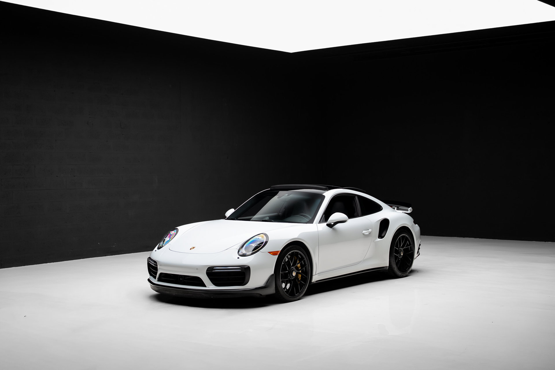 Used 2017 Porsche 911 Turbo S AWD/4WD image 4